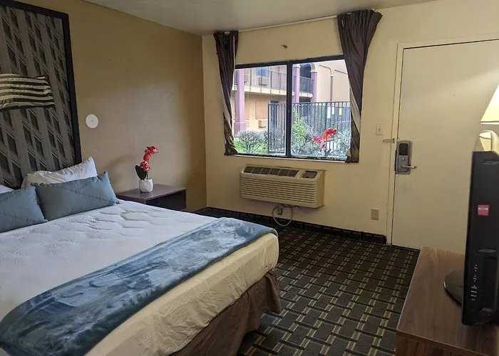 Southern Comfort Hotel